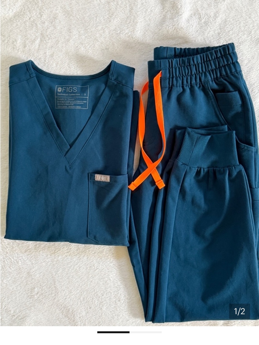 FIGS Women's Deep Reef Scrub Set